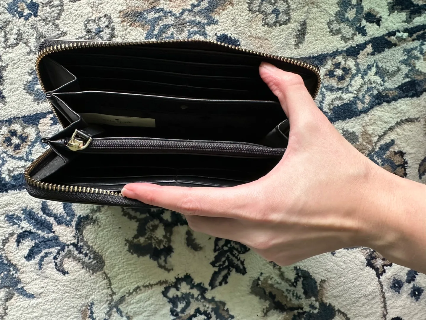 Kate Spade Wallet ♠️ image indicator(2)
