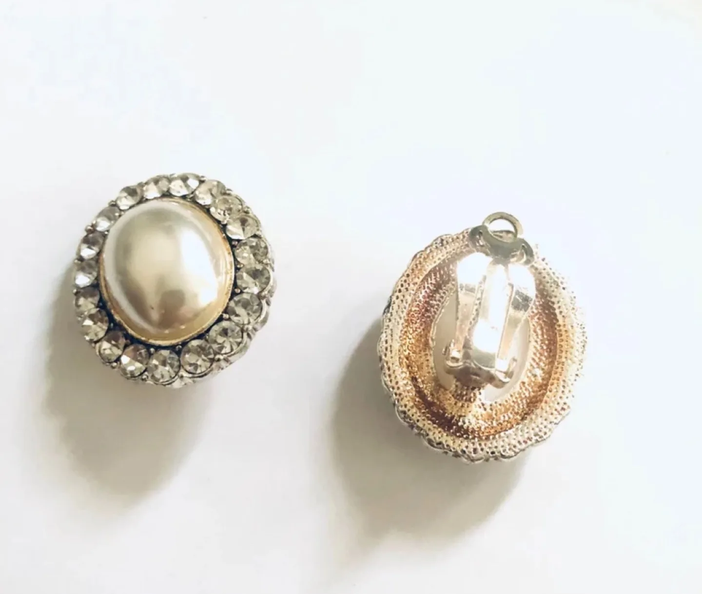 Vintage Faux Pearl Clip On Earrings image indicator(3)
