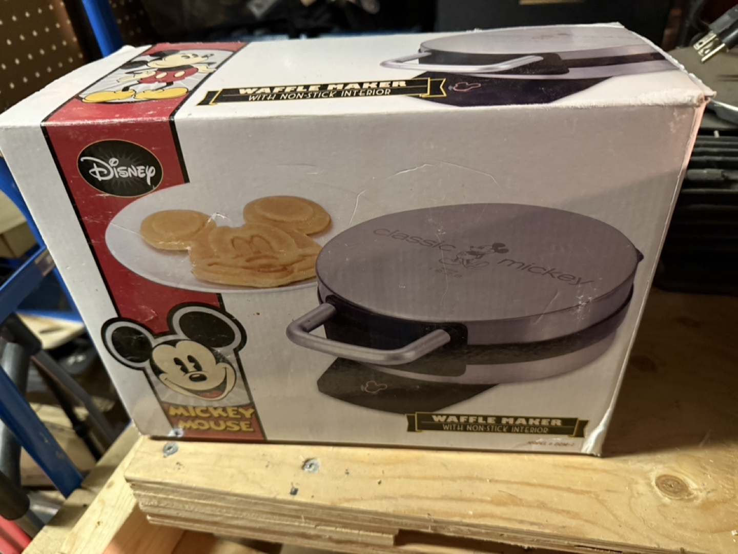 Disney Mickey Mouse Waffle Maker - photo 3