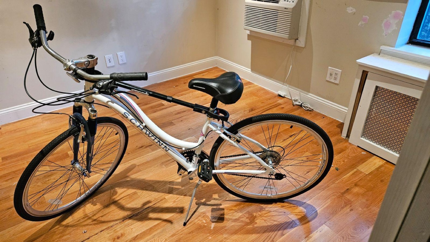 Schwinn Women's Hybrid Bike