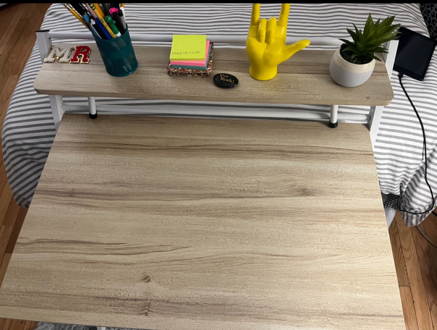 White Mesh Office Chair and Desk Set $150 - photo 3