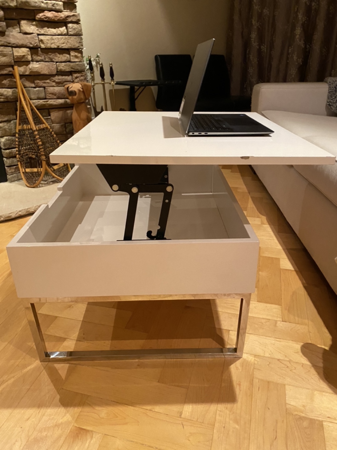 White Lift Top Coffee Table converts into desk ! - photo 2