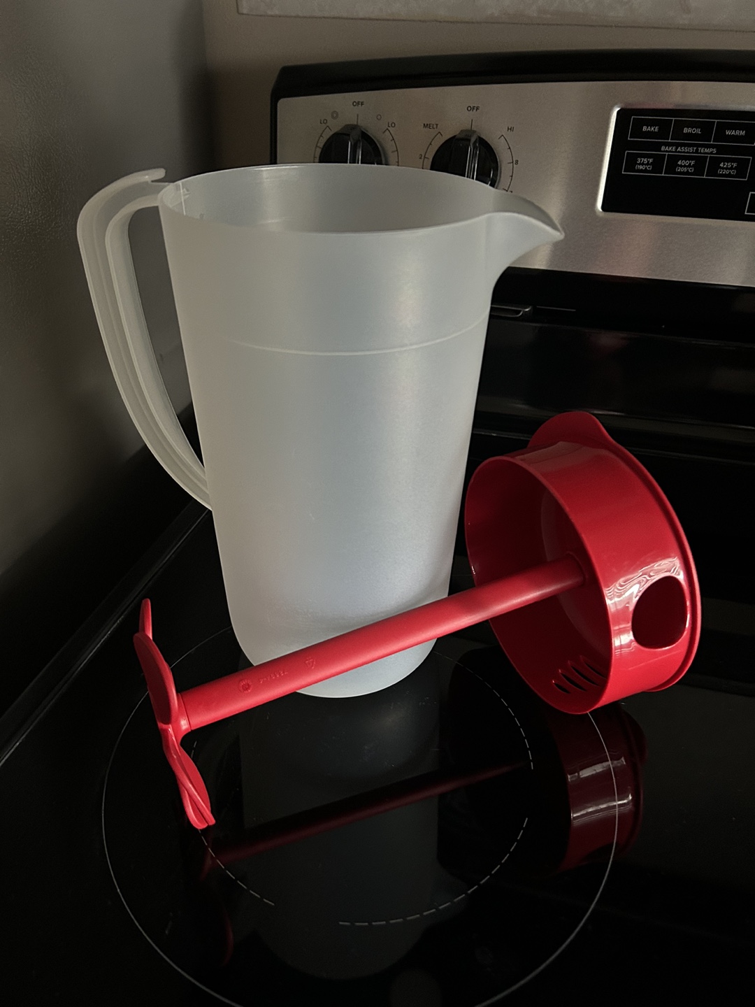 Tupperware Pitcher - photo 2