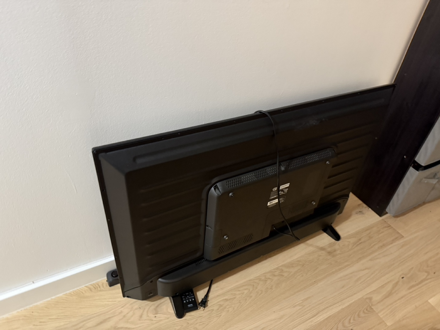 49 inch 1080p TV (Toshiba) - photo 2