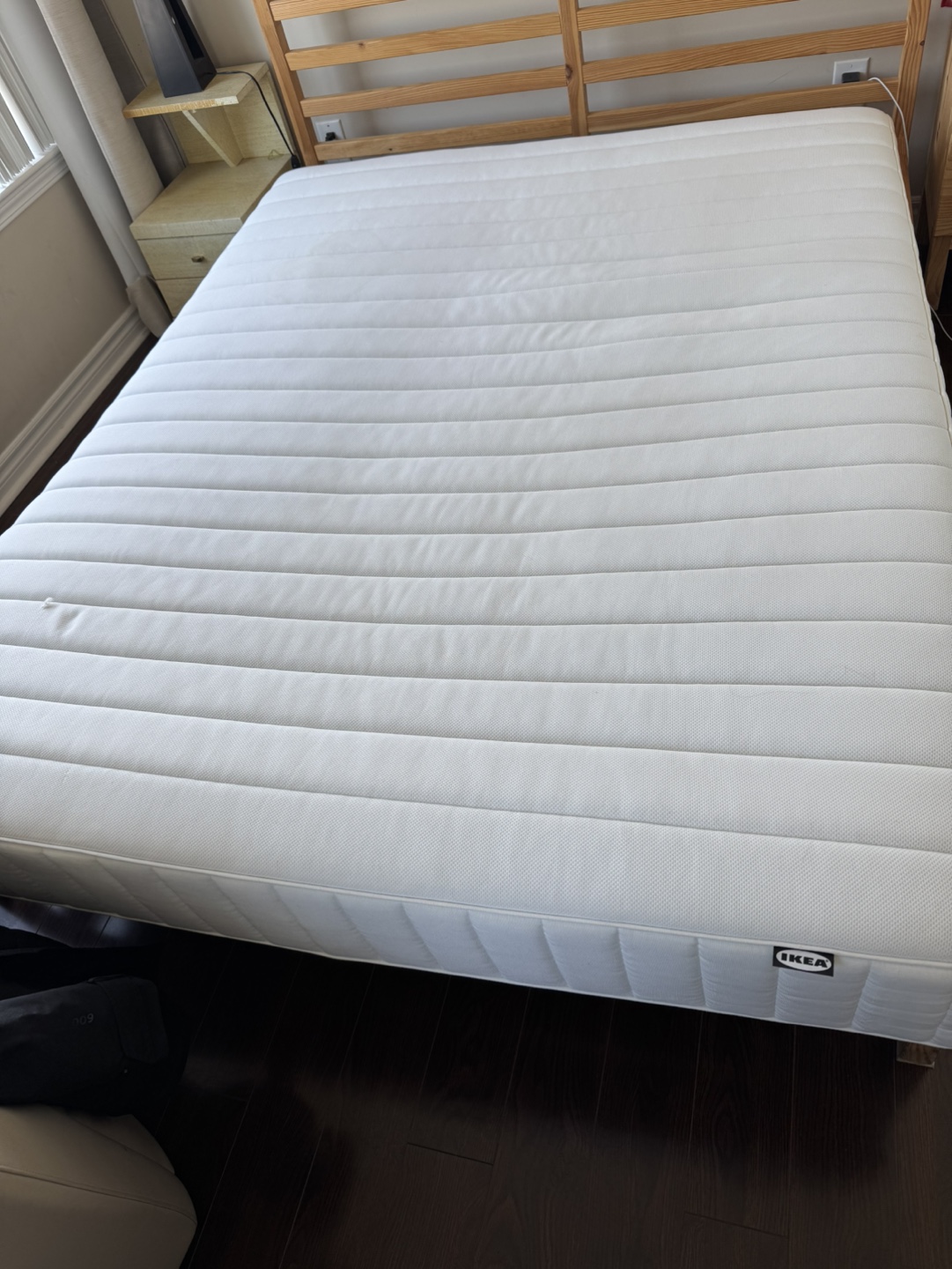 IKEA Queen Mattress - photo 2