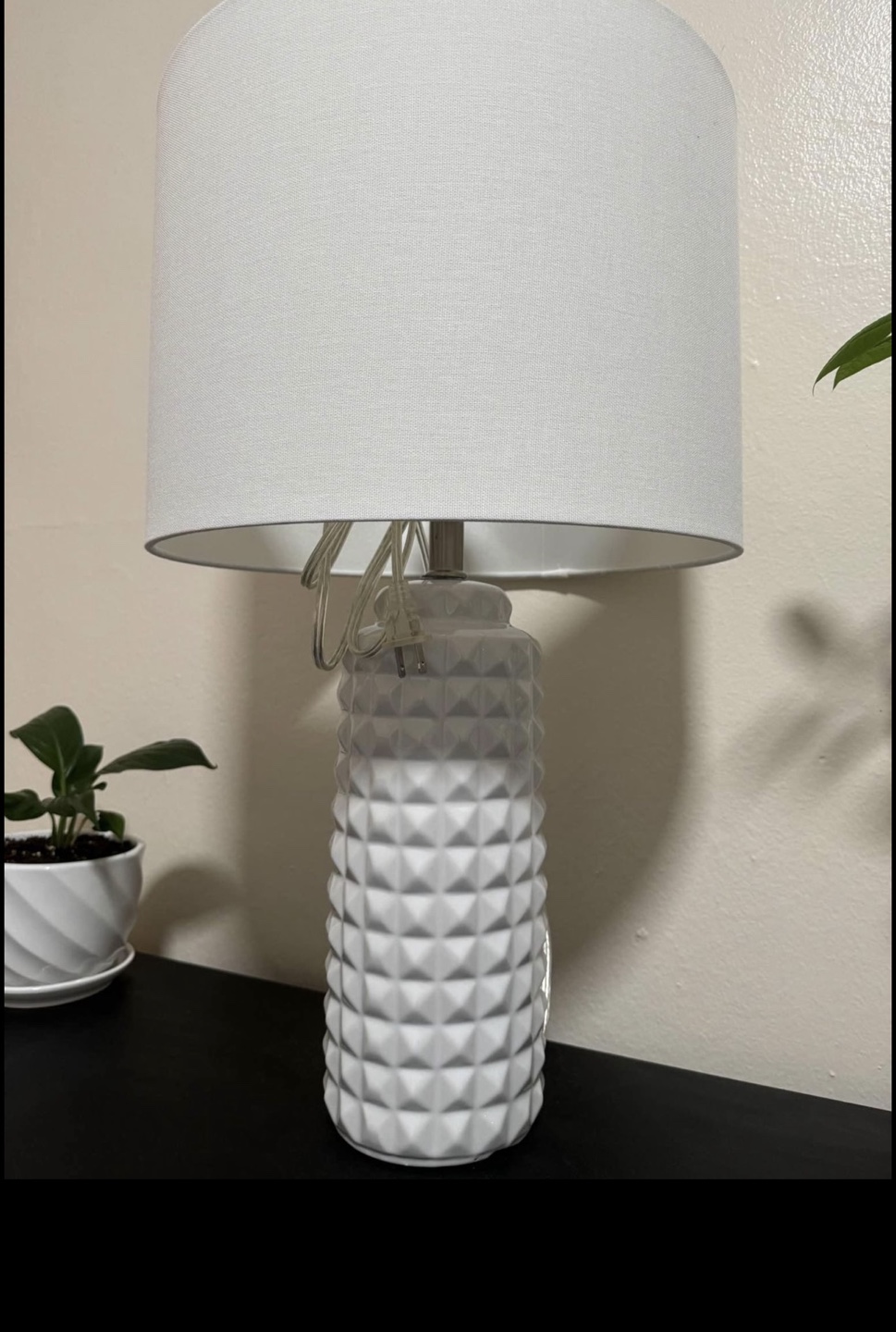 2 White Table Lamp with Geometric Base - photo 2