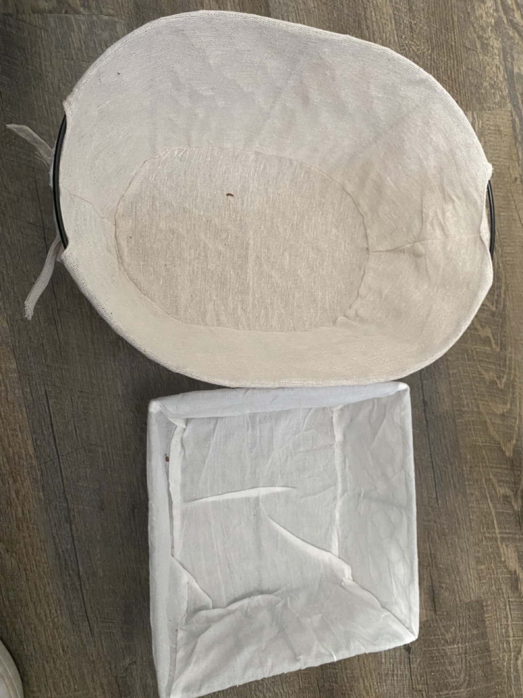 Set of 2 Wire Baskets with Fabric Liners - photo 2
