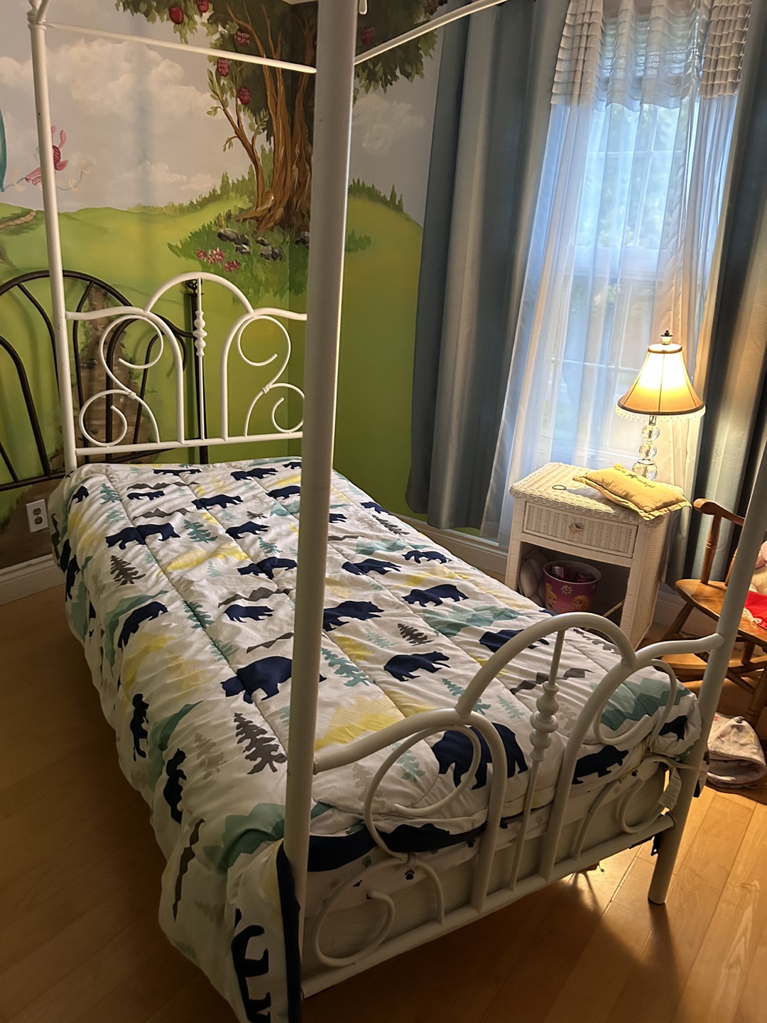 White Metal Canopy Bed Frame