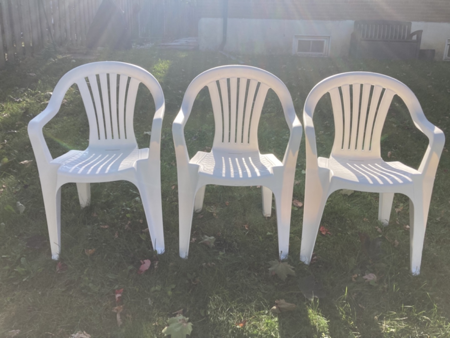 🥕Three White Plastic Lawn Chairs