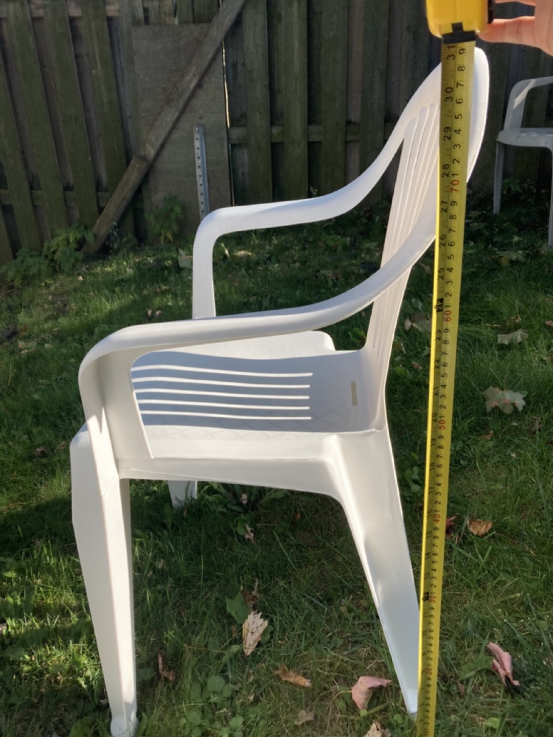 🥕Three White Plastic Lawn Chairs - photo 5