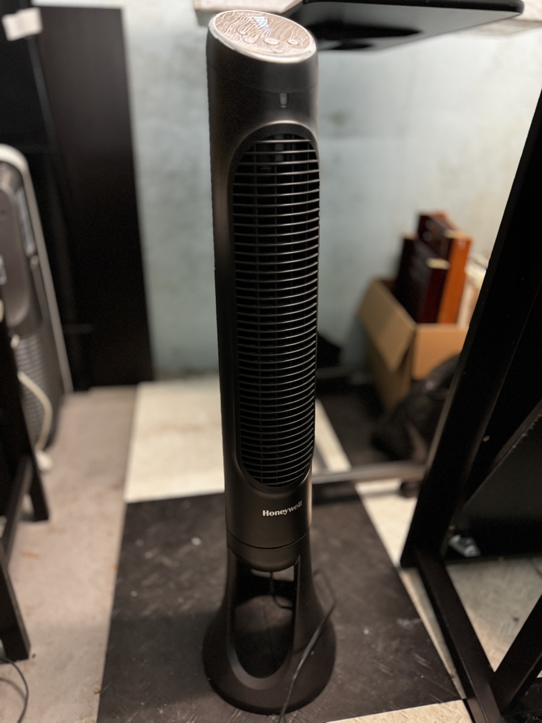 Honeywell QuietSet Tower Fan - photo 2