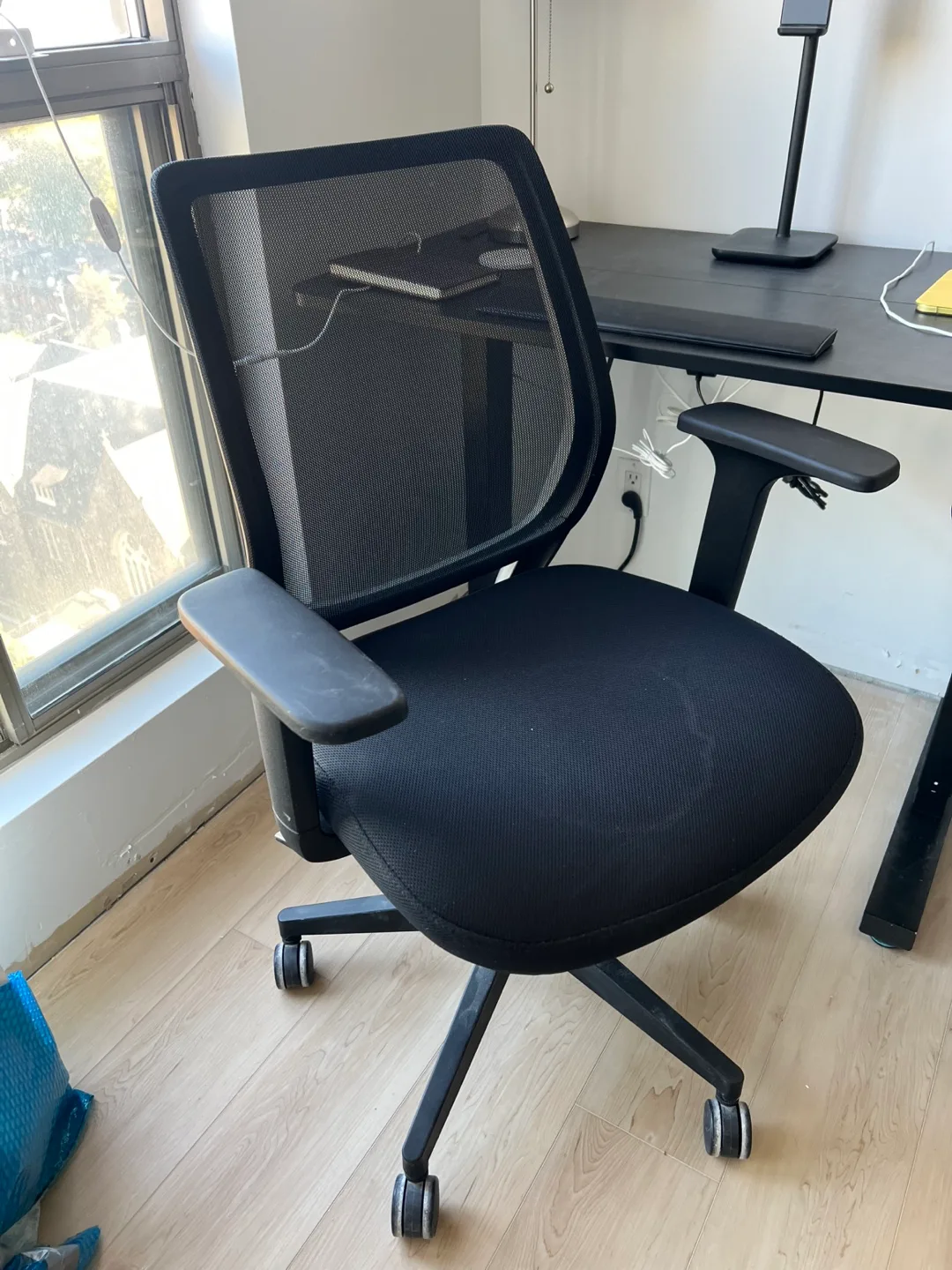 Black Mesh Office Chair thumbnail