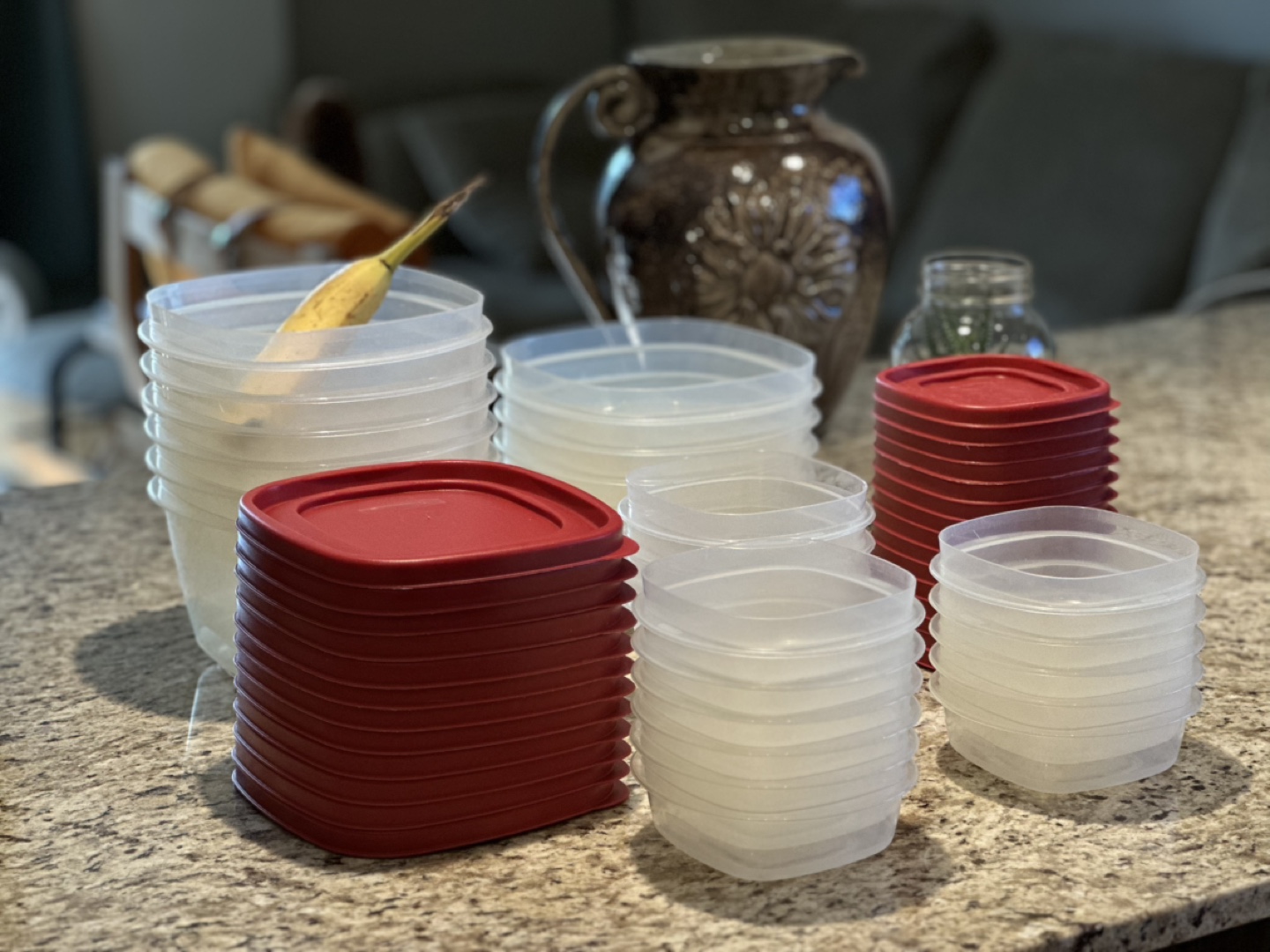 Rubbermaid Food Containers with EasyFindLids