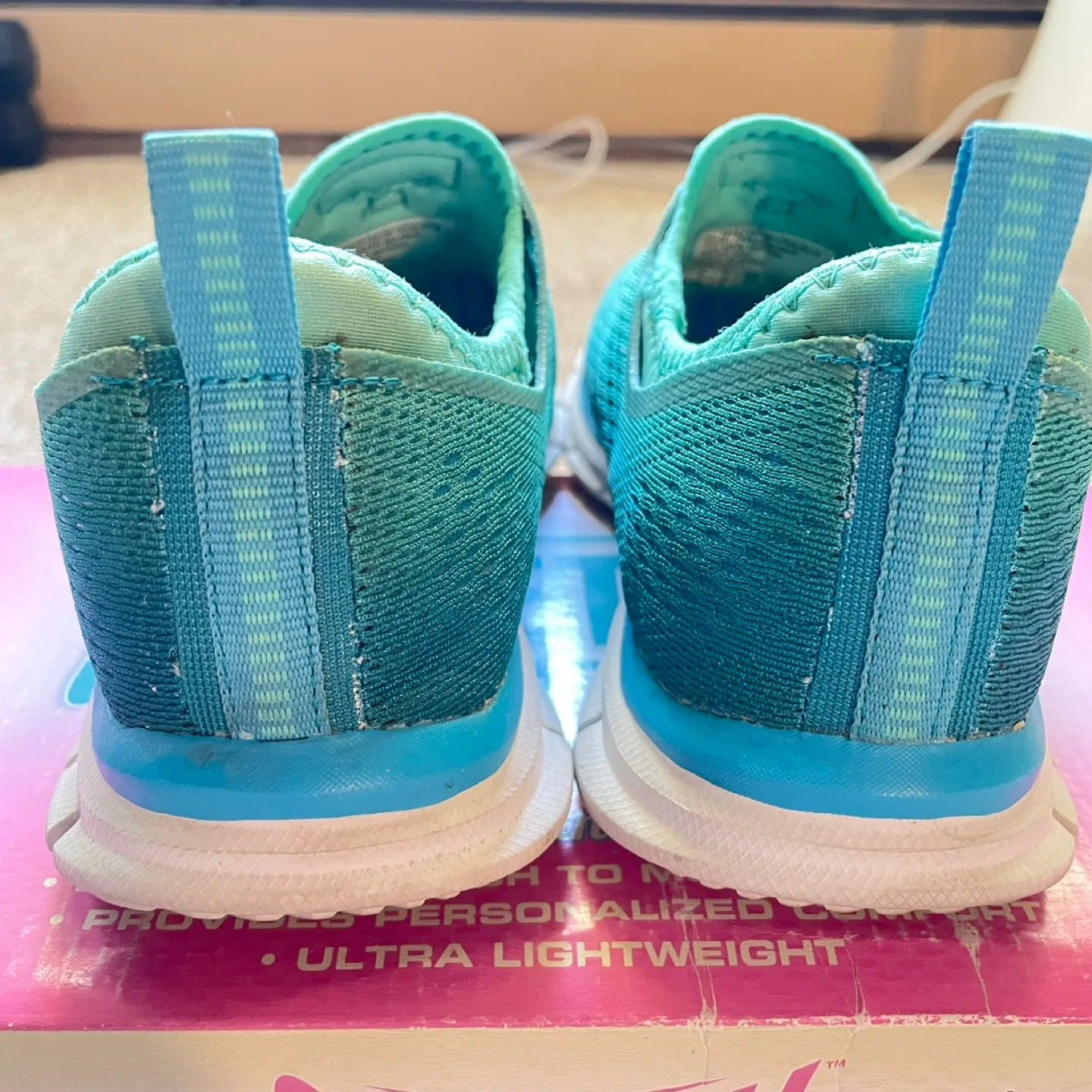 Skechers Women's  Stretch-Fit Sneakers image indicator(3)