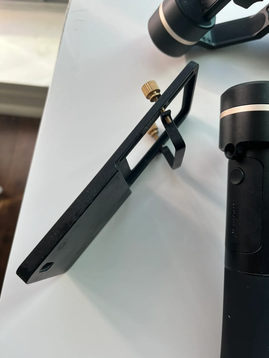 Feiyu SPG 3-Axis Video Stabilized Handheld Gimbal image indicator(2)