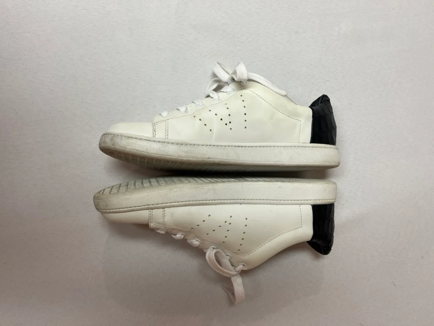 8.5 - Vince “Varin” -  White Leather Sneakers image indicator(3)