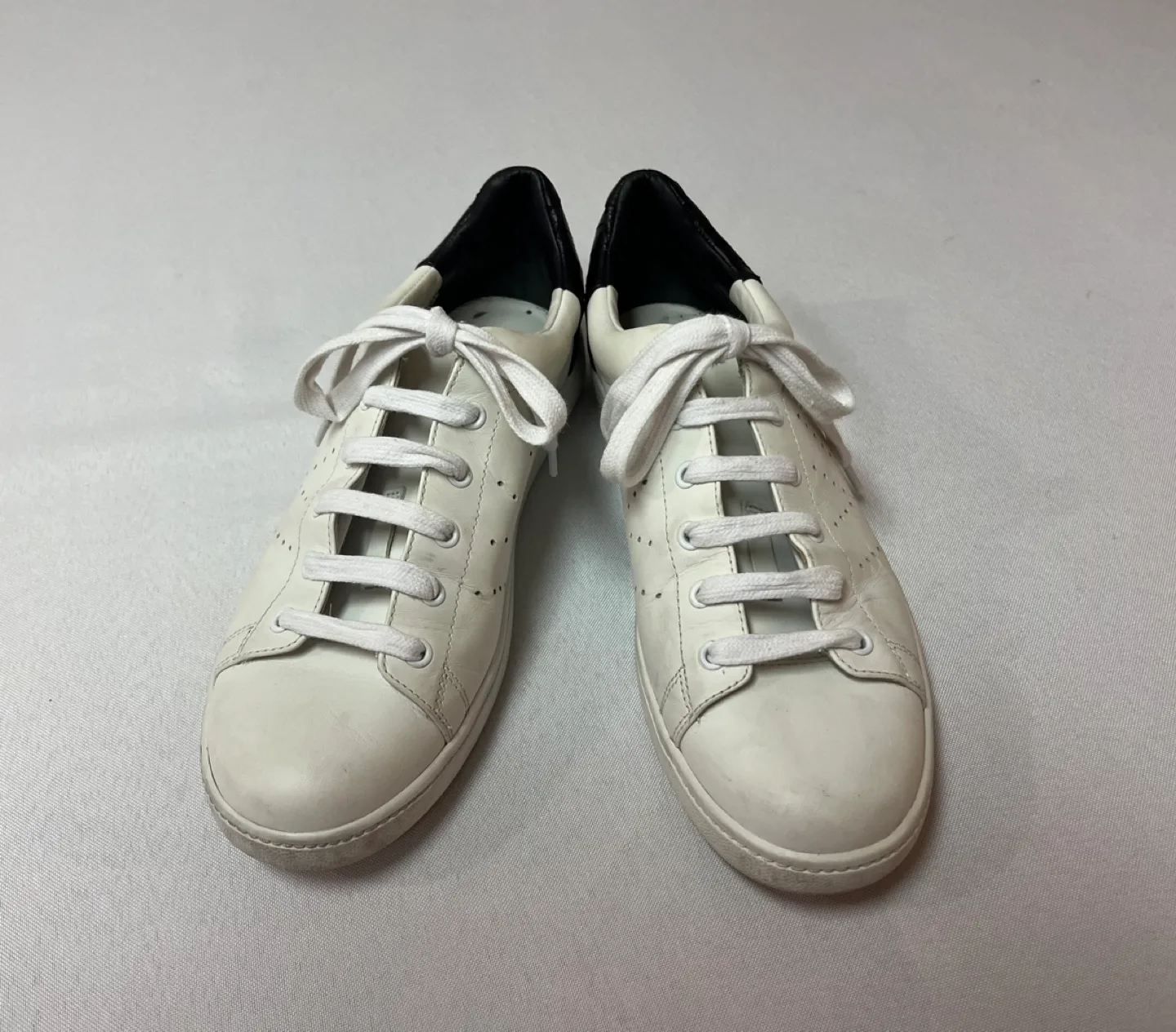 8.5 - Vince “Varin” -  White Leather Sneakers image indicator(2)