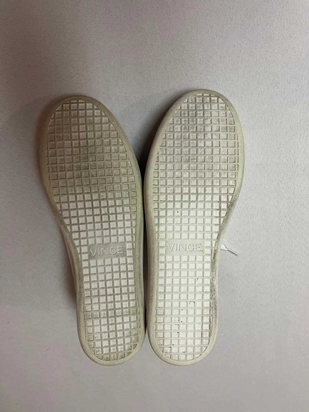 8.5 - Vince “Varin” -  White Leather Sneakers image indicator(5)