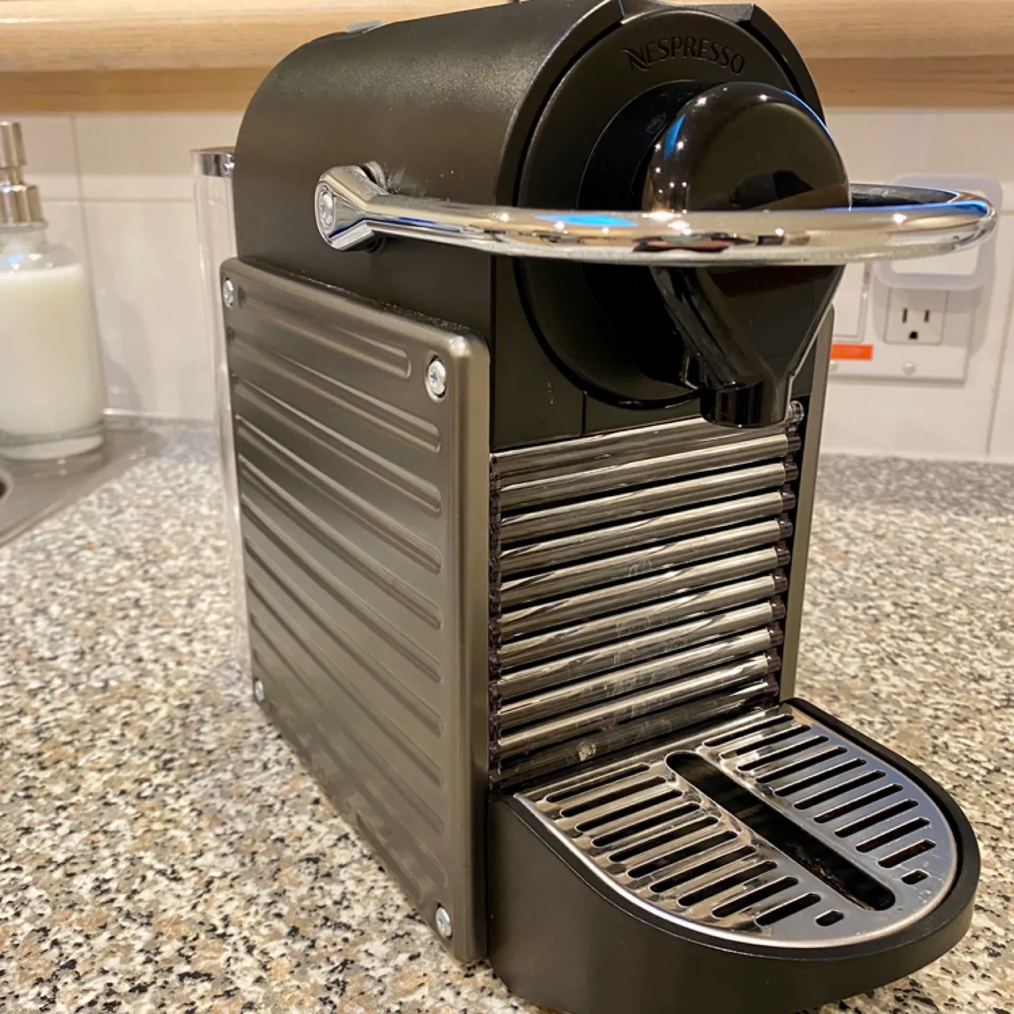 Nespresso Pixie Coffee Machine image indicator(7)