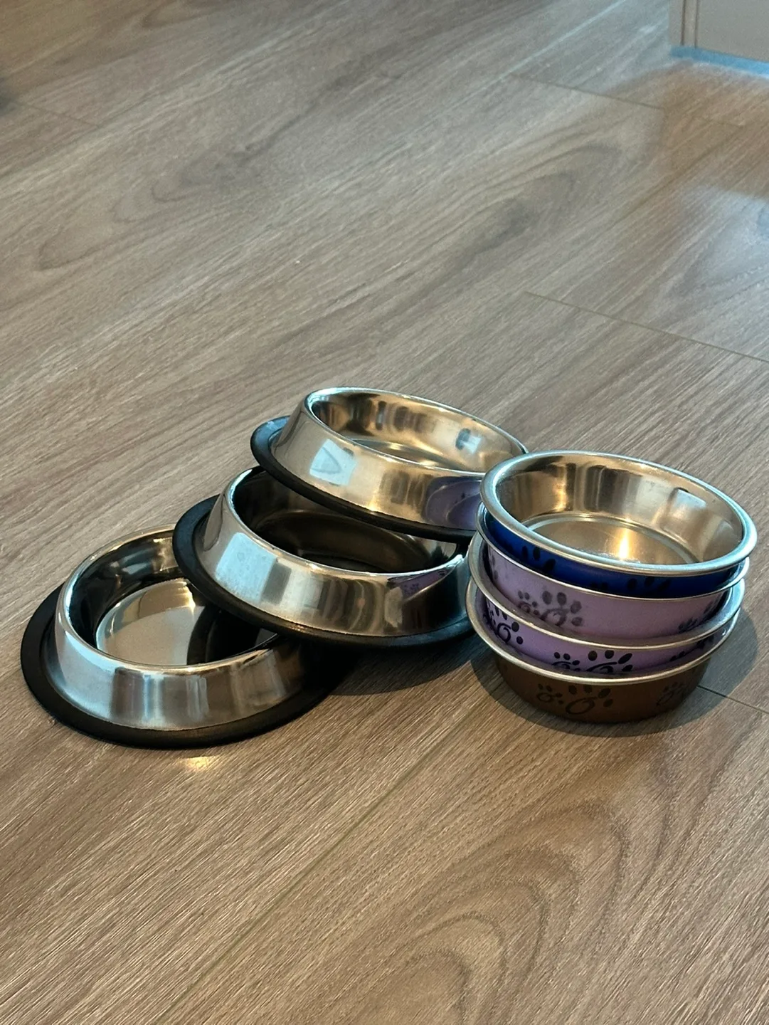 Set of 7 bowls for pets thumbnail