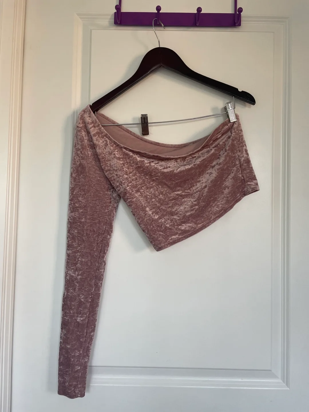 TNA Pink Velvet Crop Top and Shorts Set image indicator(2)