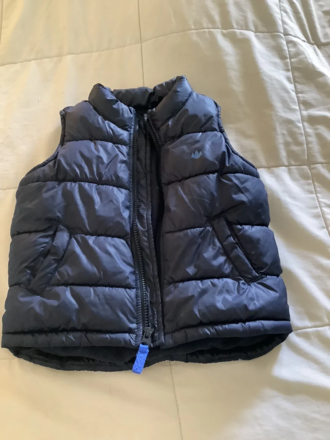 Old Navy Toddler Boy's Puffer Vest image indicator(5)