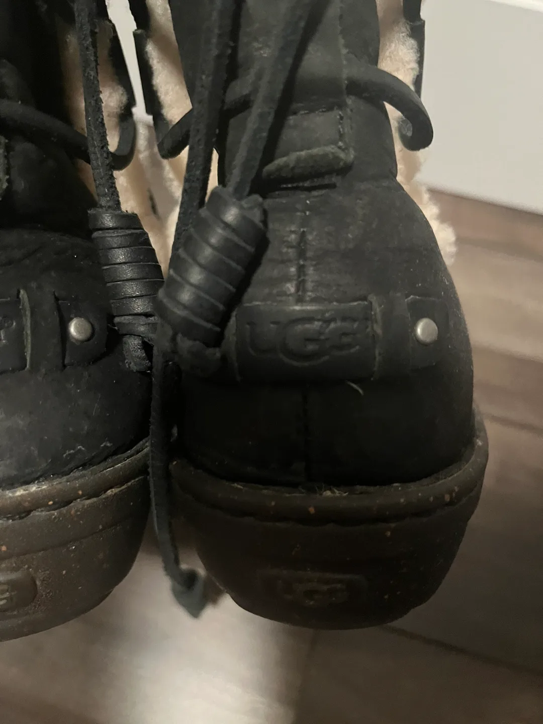 UGG Black Boots Size 9 image indicator(3)