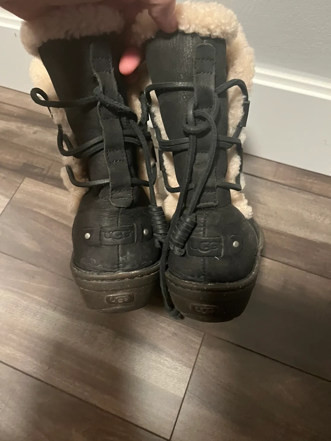 UGG Black Boots Size 9 image indicator(2)