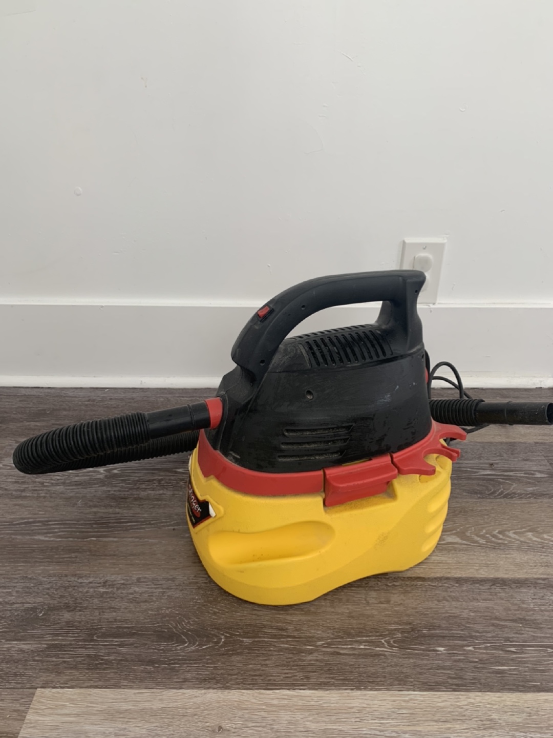 Singer Wet/Dry Vacuum - photo 2