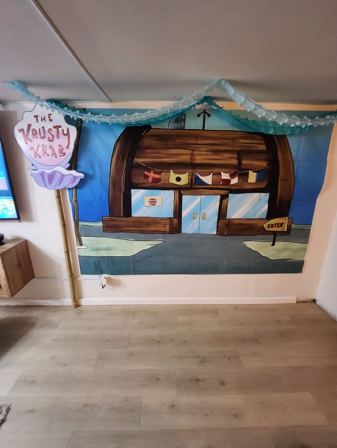 Krusty Krab party prop - photo 2