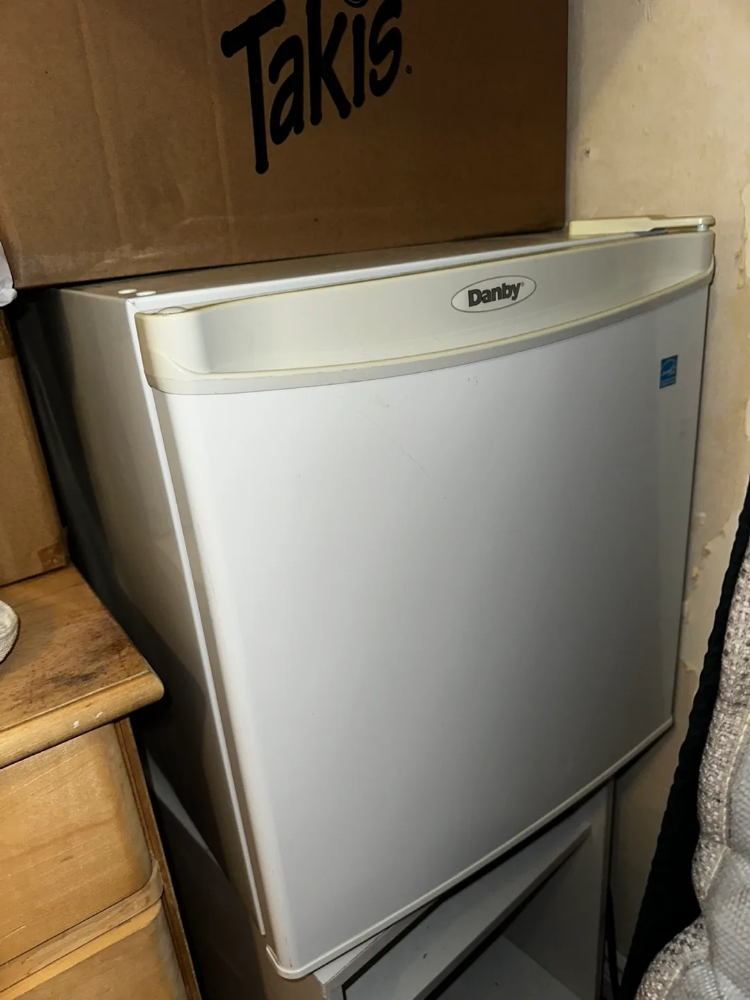 Danby Mini Fridge thumbnail