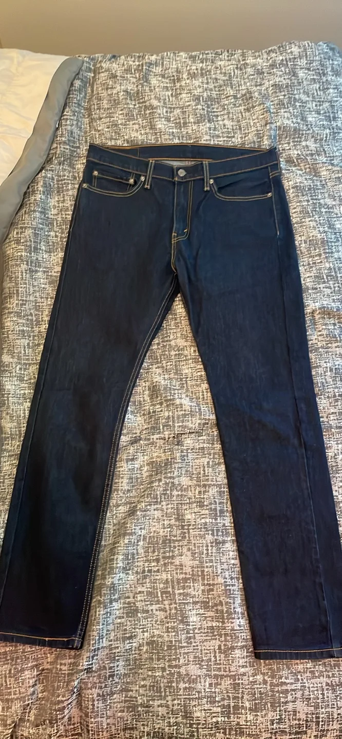 MENS LEVI JEANS