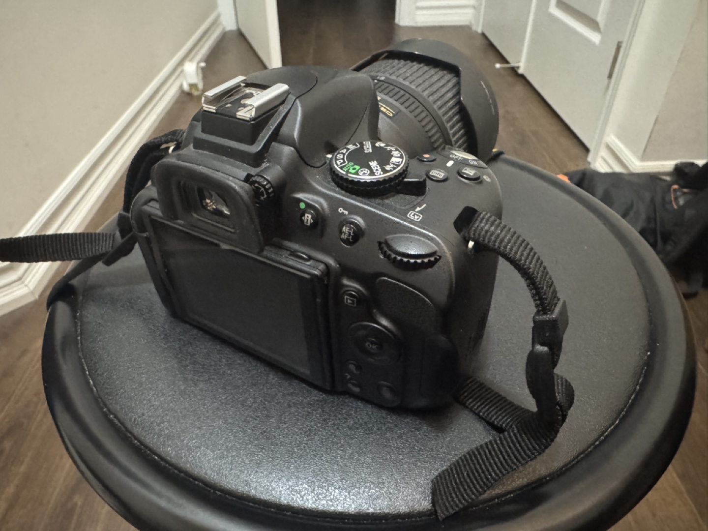 Nikon D5100 DSLR Camera with Lens 18-105mm - photo 3