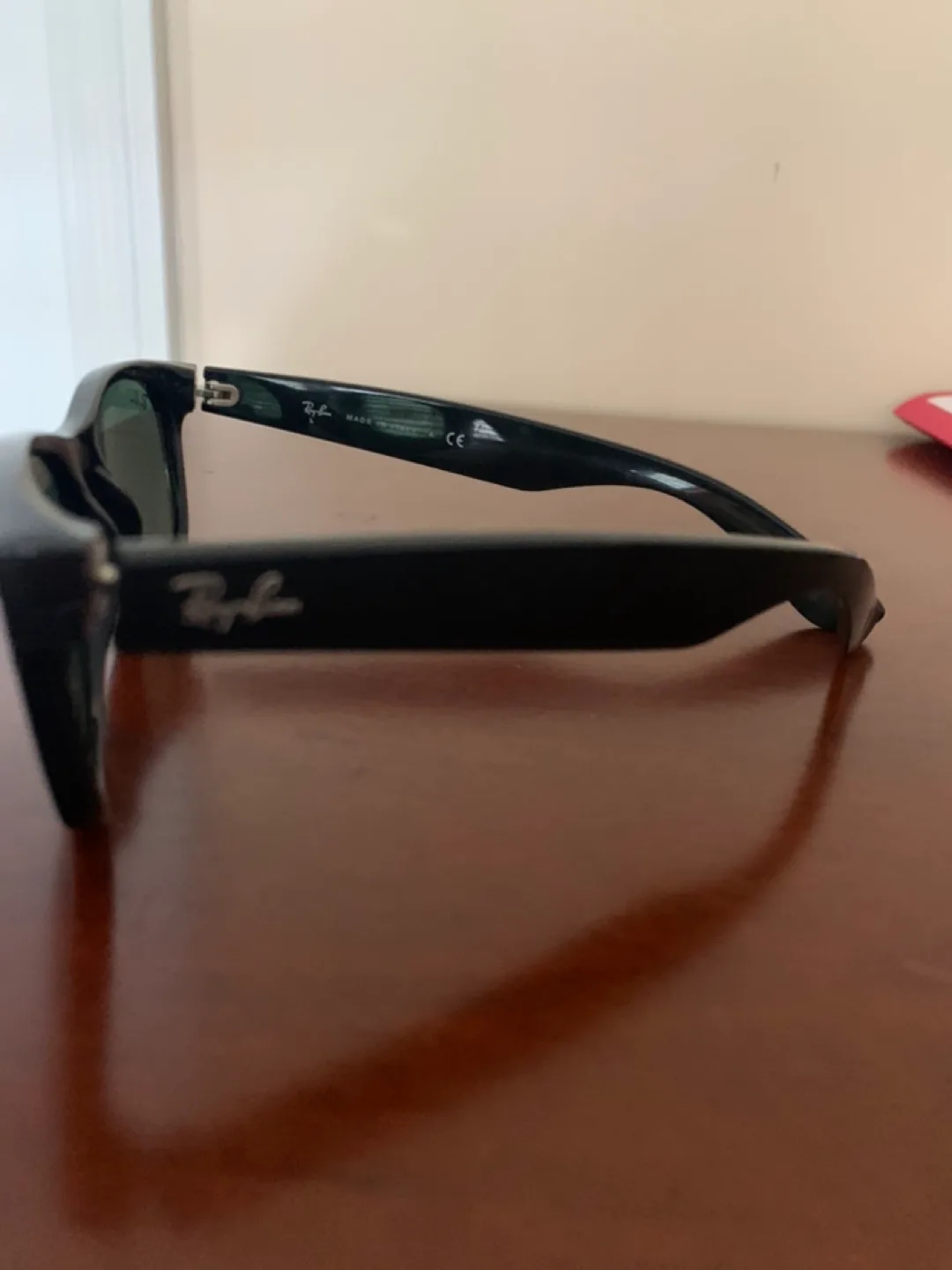 Ray-Ban Sunglasses image indicator(4)