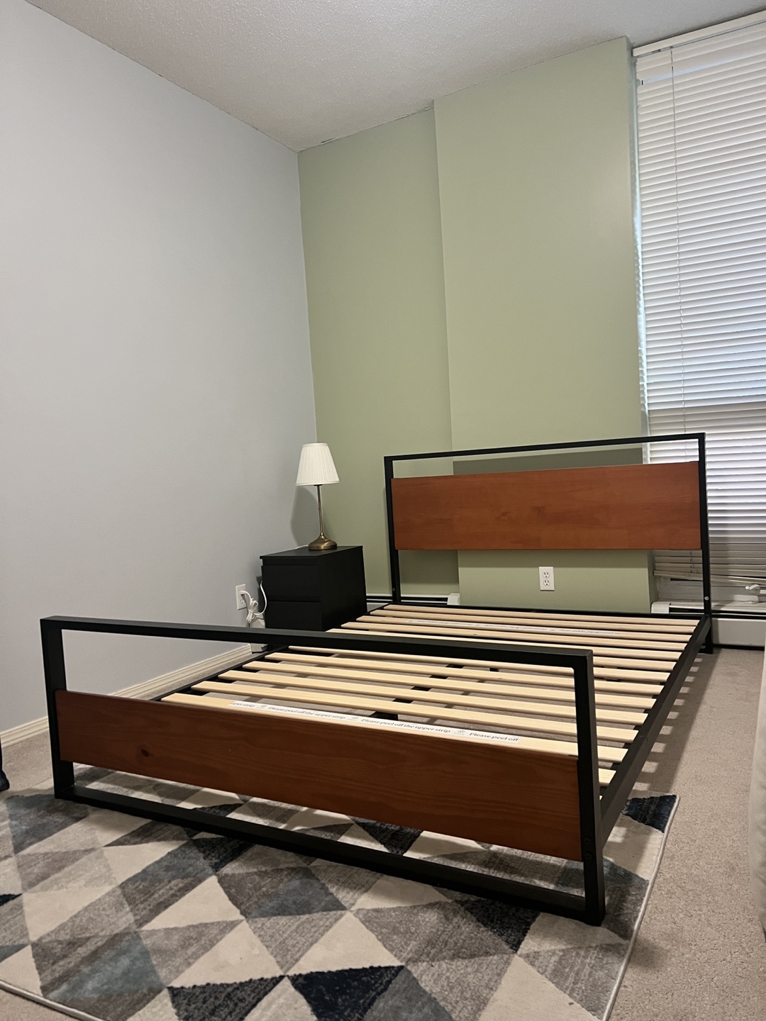 Queen bed frame - Metal