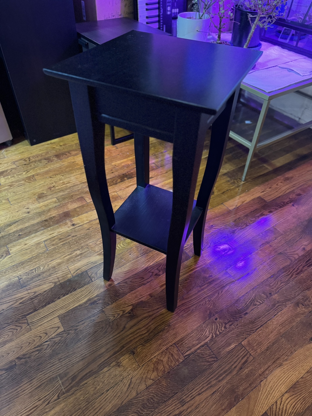 Black Stand