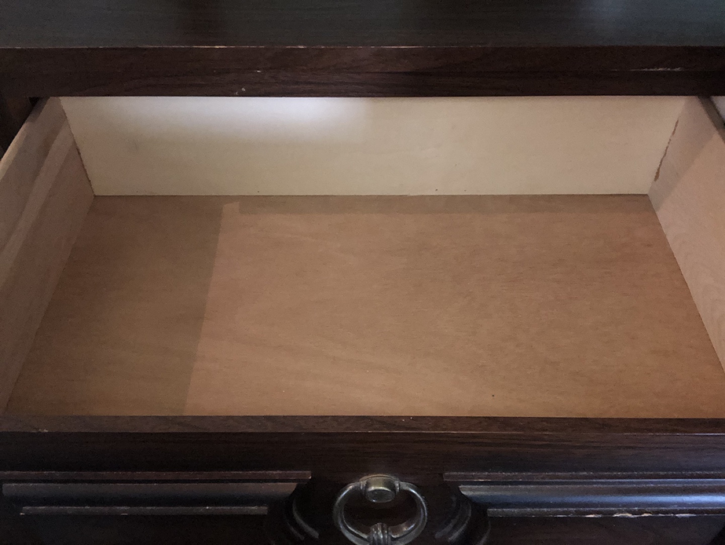 Vintage Dresser with Mirror in great condition - photo 5