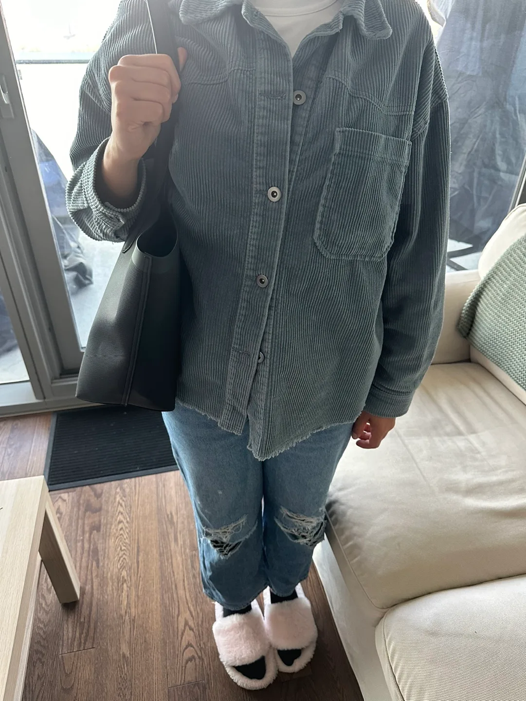 Reversible Women Lacoste Tote with Pouch image indicator(2)