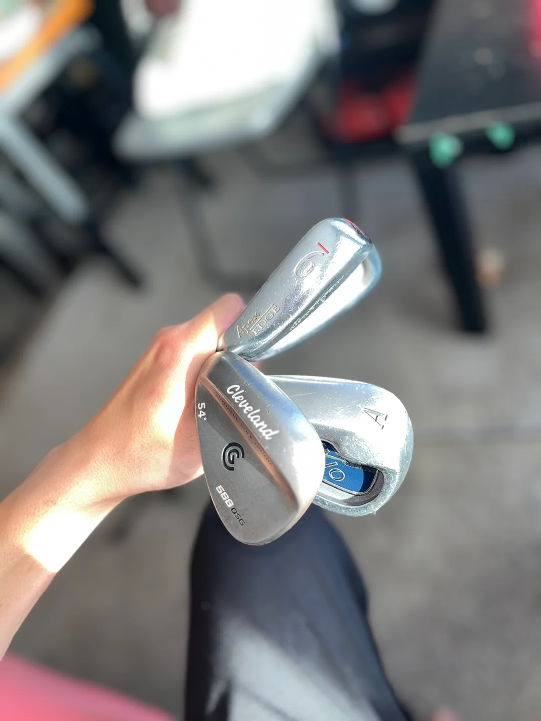 Left Handed Golf Irons and a Putter image indicator(3)