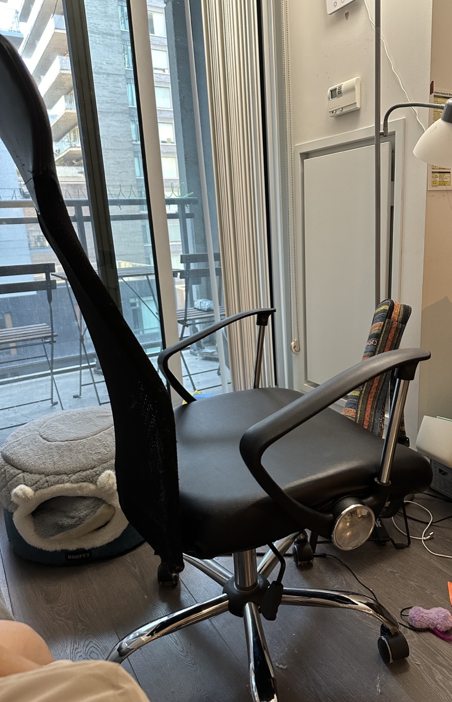Black Mesh Office Chair - photo 2