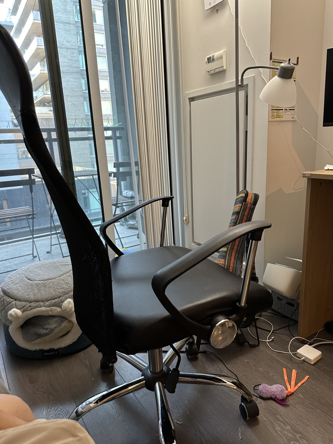 Black Mesh Office Chair - photo 4