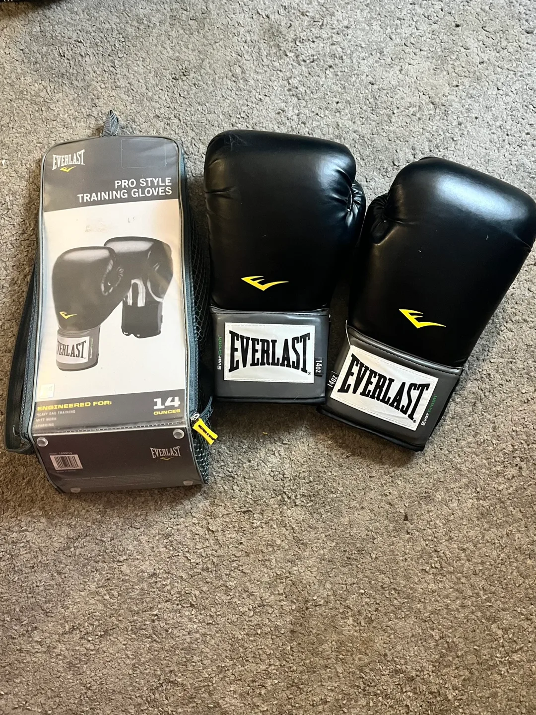 Everlast Pro Style Training Gloves - 14 oz image indicator(2)