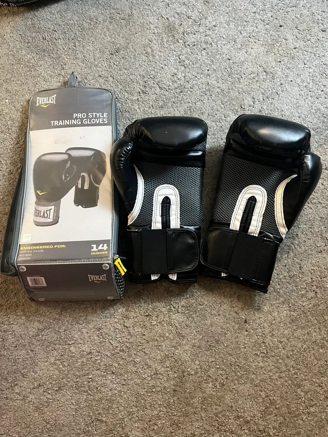 Everlast Pro Style Training Gloves - 14 oz image indicator(3)