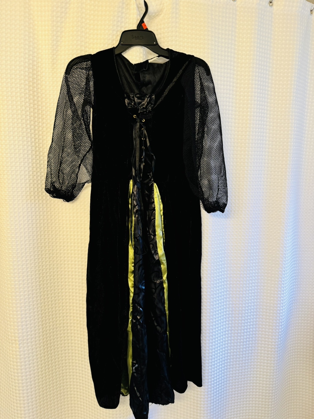 #FREECYCLE -Witch Costume - Size M