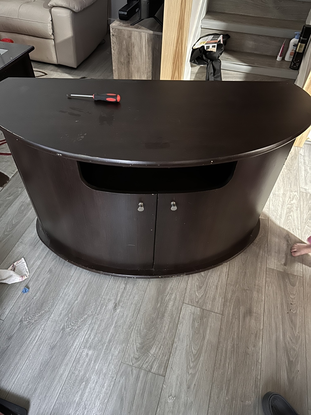 Curved wooden cabinet tv stand