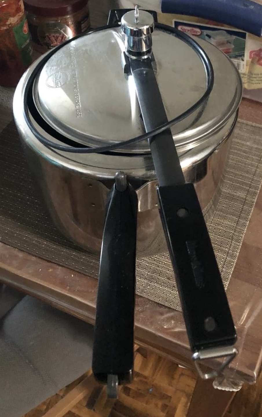Hawkins 5L Stainless Steel Pressure Cooker - photo 4