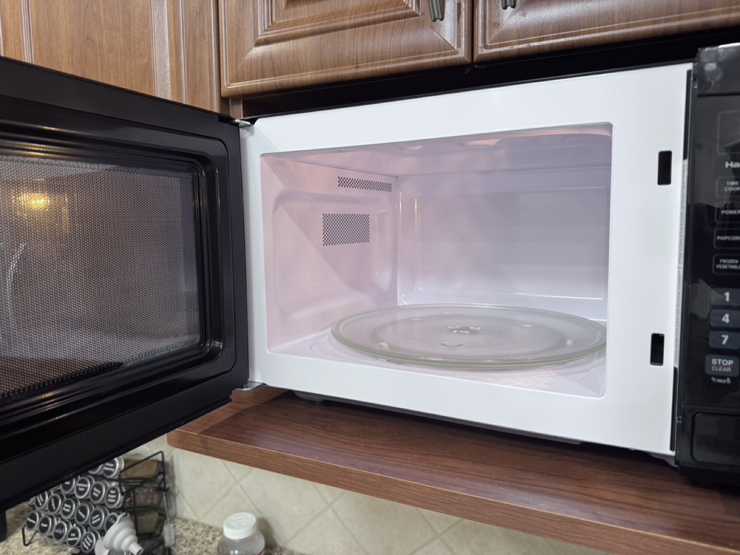 Hamilton Beach 1.1 cu ft Microwave Oven - photo 2