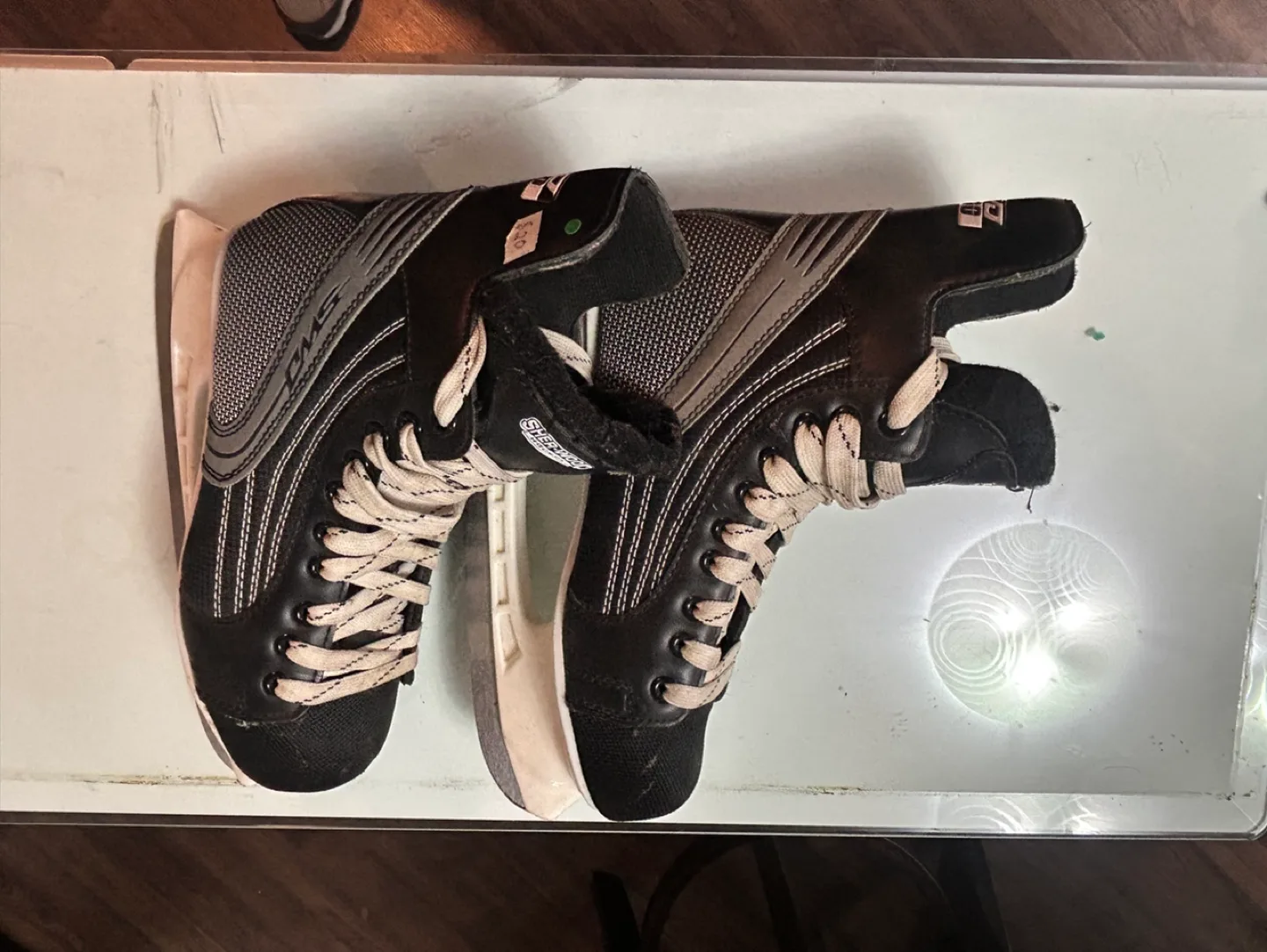 Sherwood Hockey Skates Size 8 image indicator(2)