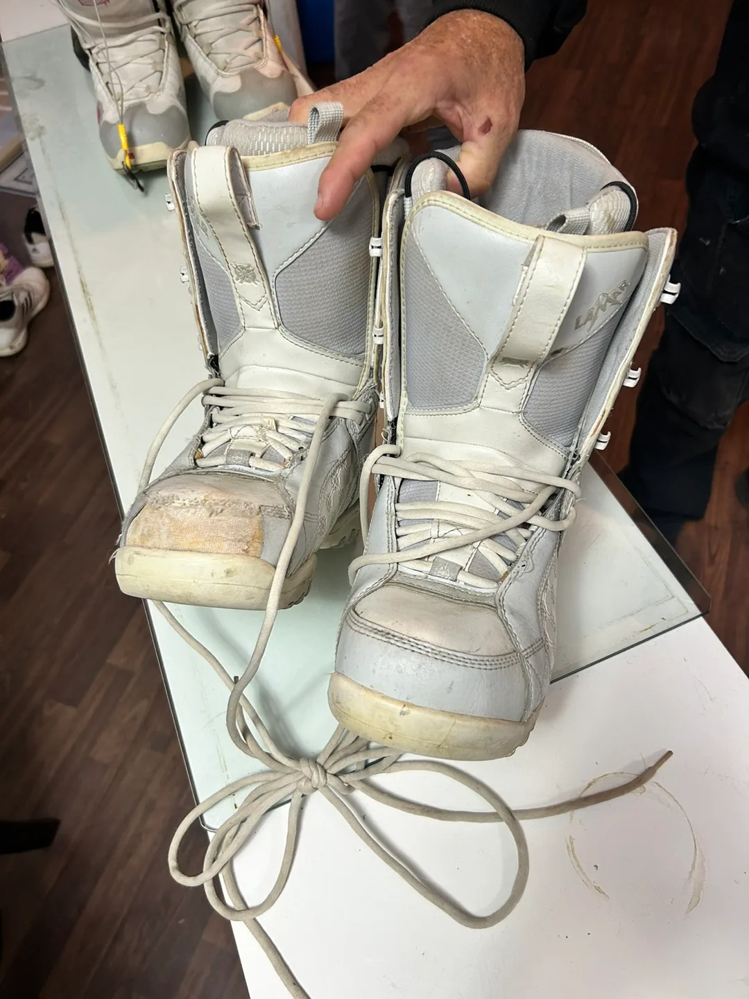 ThirtyTwo Lashed Snowboard Boots - Women's Size 9 image indicator(2)