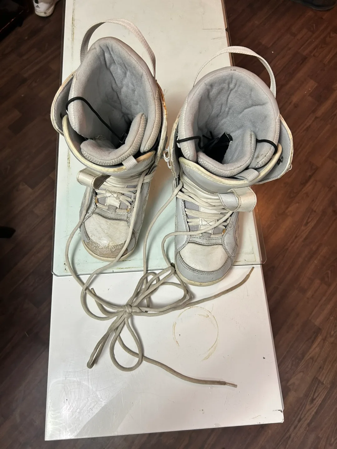 ThirtyTwo Lashed Snowboard Boots - Women's Size 9 thumbnail